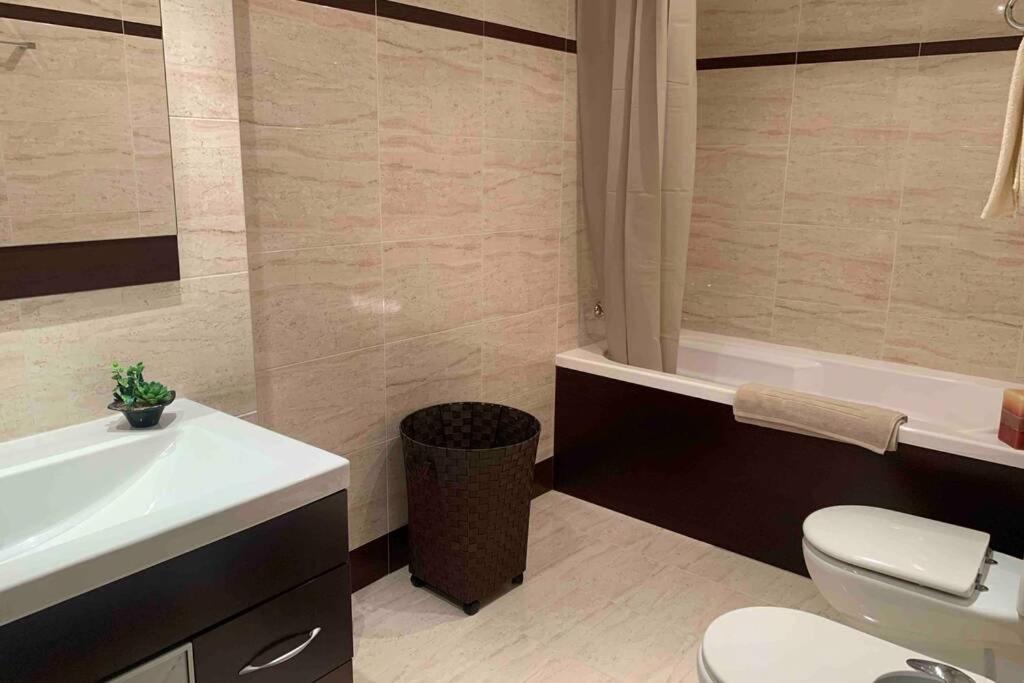 Apartamento Miramar . Amplitud Y Comodidad ألمازورا المظهر الخارجي الصورة